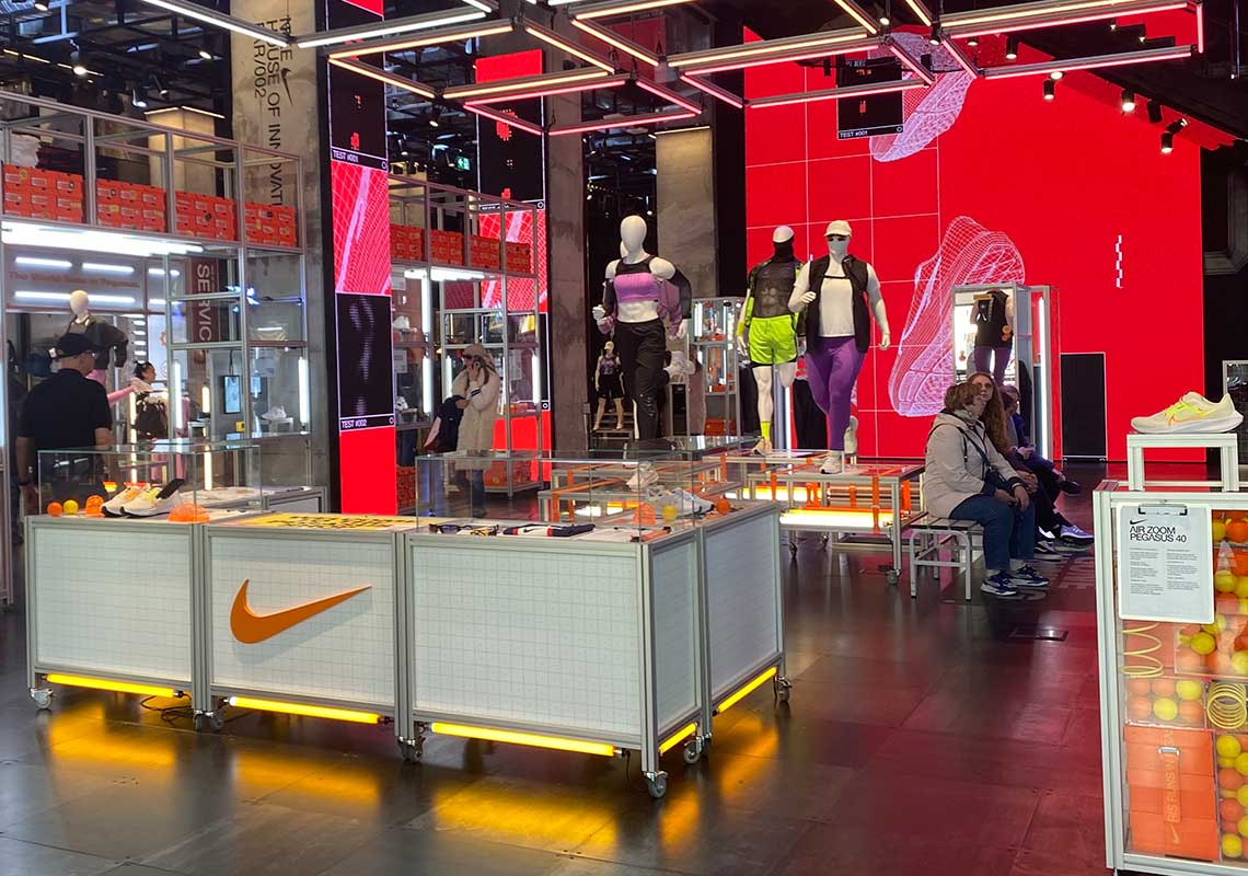 buy nike sneakers in bulk